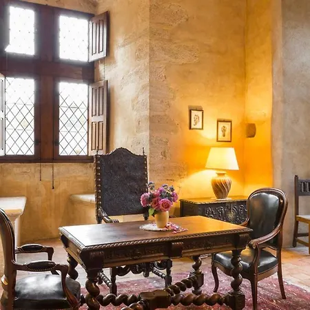 Chateau Sleeps 40 Pool Wifi Thouarce