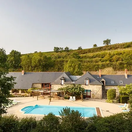 Chateau Sleeps 40 Pool Wifi Country house *
