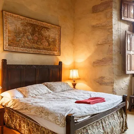 Chateau Sleeps 40 Pool Wifi * Thouarcé
