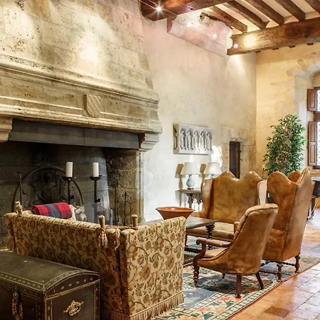 Chateau Sleeps 40 Pool Wifi Thouarcé