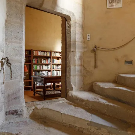 Country house Chateau Sleeps 40 Pool Wifi Thouarce